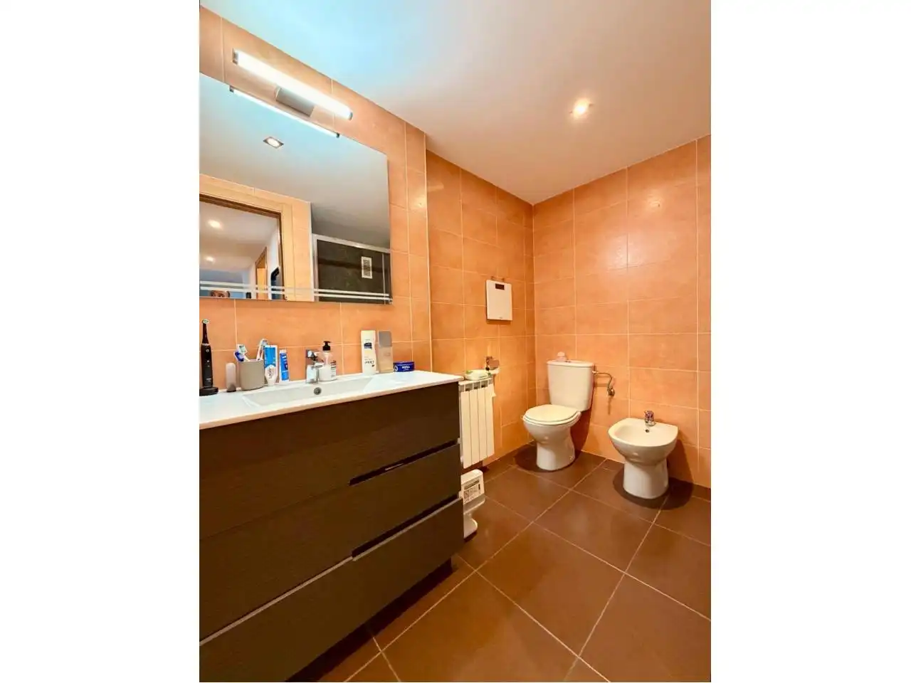 Badezimmer von Wohnung zum Verkauf in Cornellà de Llobregat mit Balkon