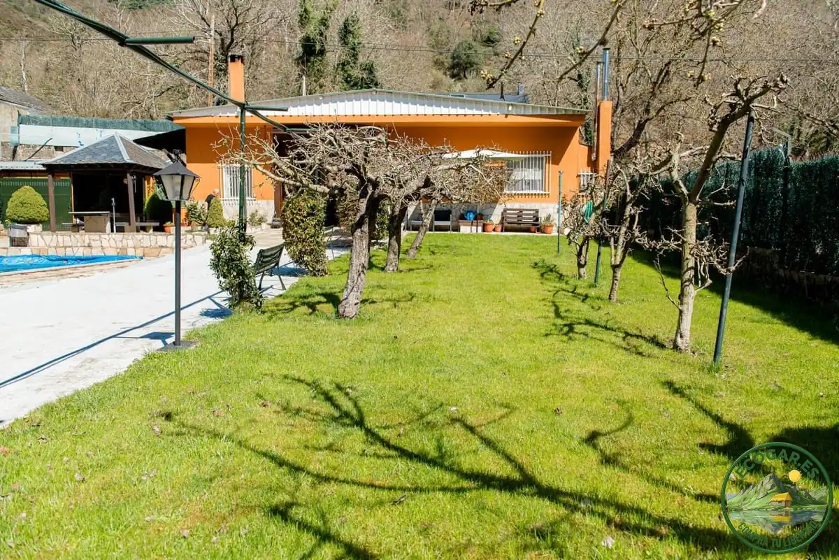 Jardín de Casa o chalet en venta en Trabadelo con Calefacción y Amueblado