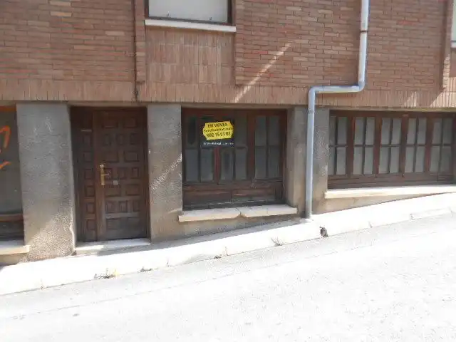 Vista exterior de Local en venda en Arenas de San Pedro