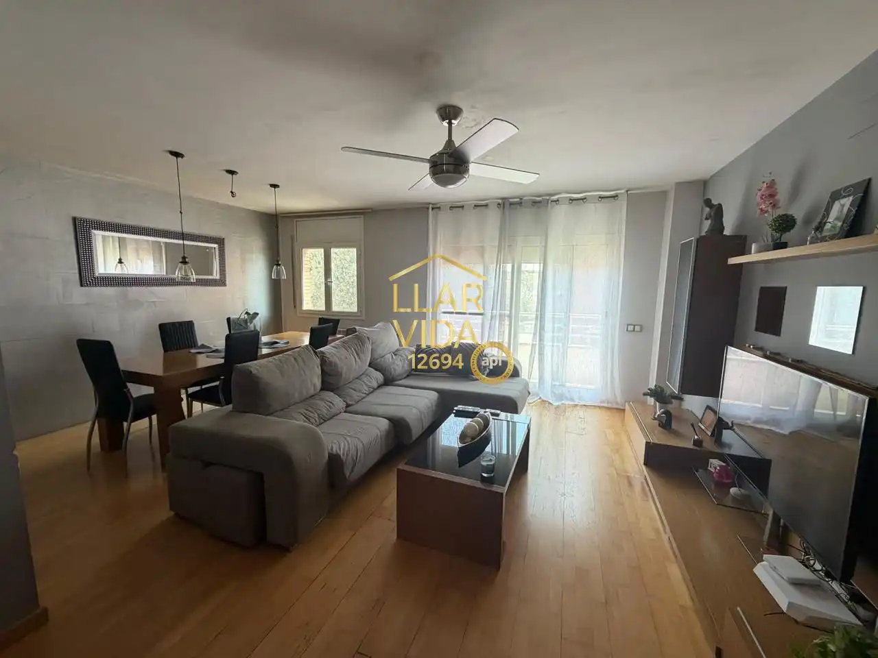Sala d'estar de Casa o xalet en venda en Alcarràs amb Aire condicionat, Terrassa i Piscina
