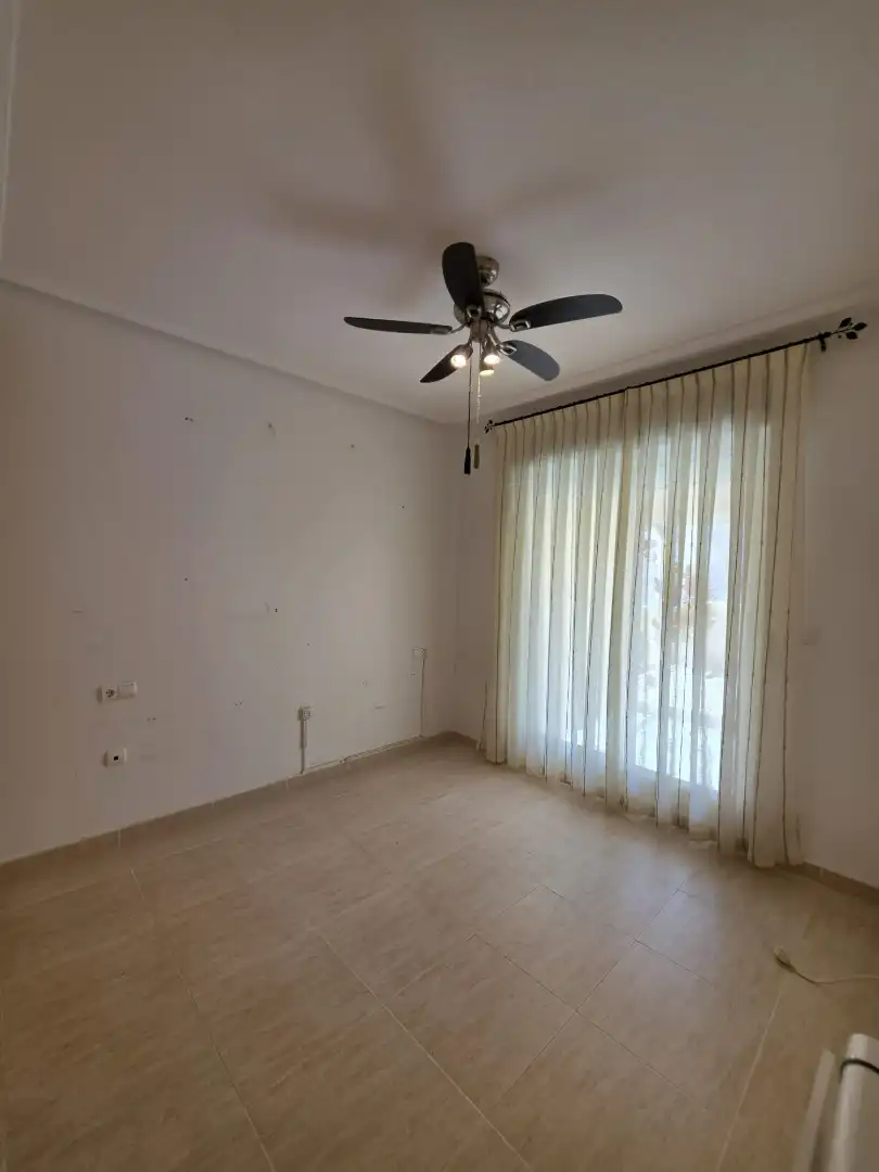 Schlafzimmer von Wohnung zum Verkauf in Torrevieja mit Möbliert