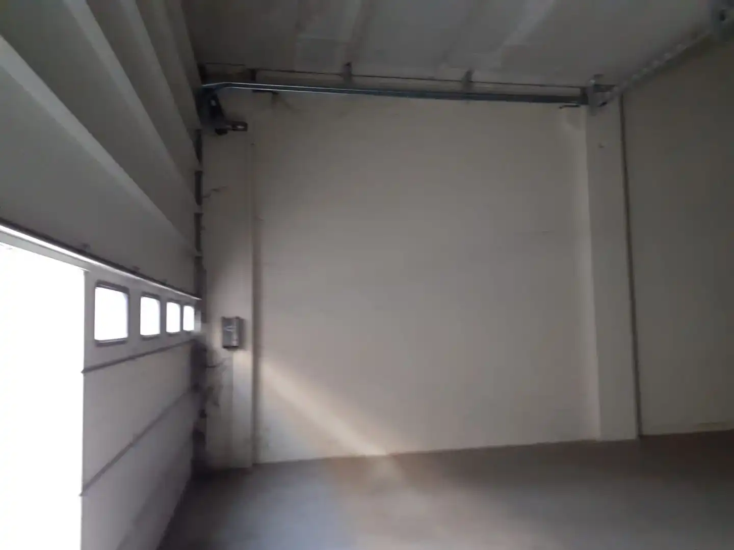 Nave industrial en alquiler en Calle de la Resina 57
