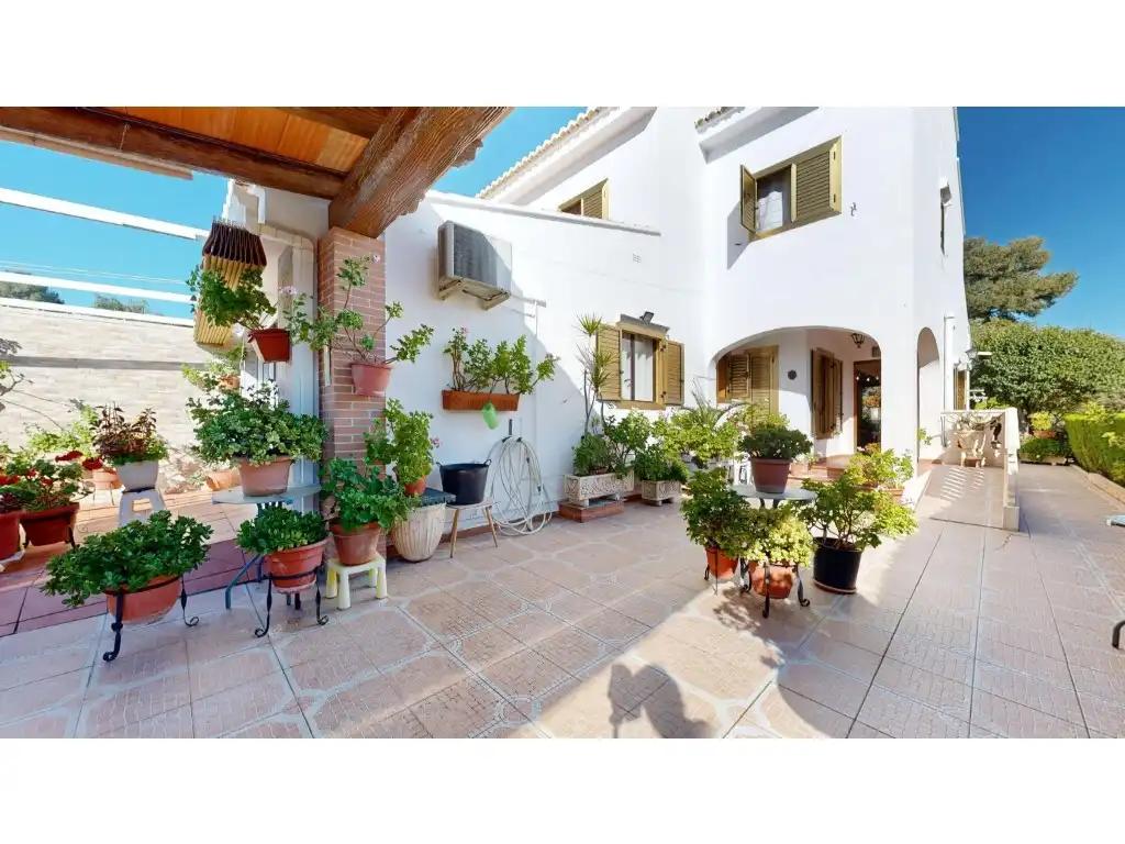 Jardí de Casa adosada en venda en Torrent amb Aire condicionat, Calefacció i Jardí privat