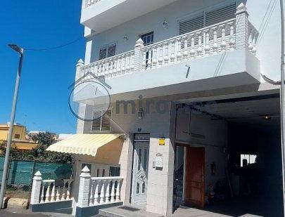 Vista exterior de Casa o xalet en venda en  Santa Cruz de Tenerife Capital amb Aire condicionat, Terrassa i Traster
