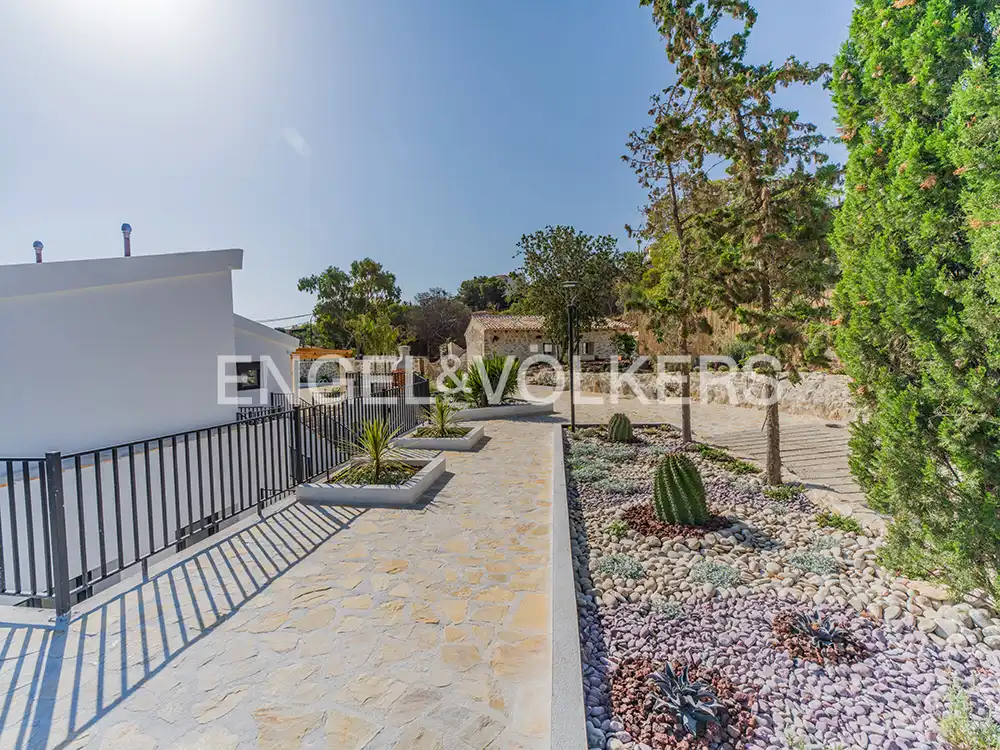 Terrassa de Casa o xalet en venda en El Campello amb Aire condicionat, Calefacció i Jardí privat