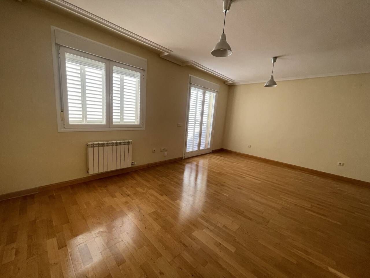 Sala d'estar de Casa adosada de lloguer en  Toledo Capital amb Aire condicionat, Calefacció i Jardí privat