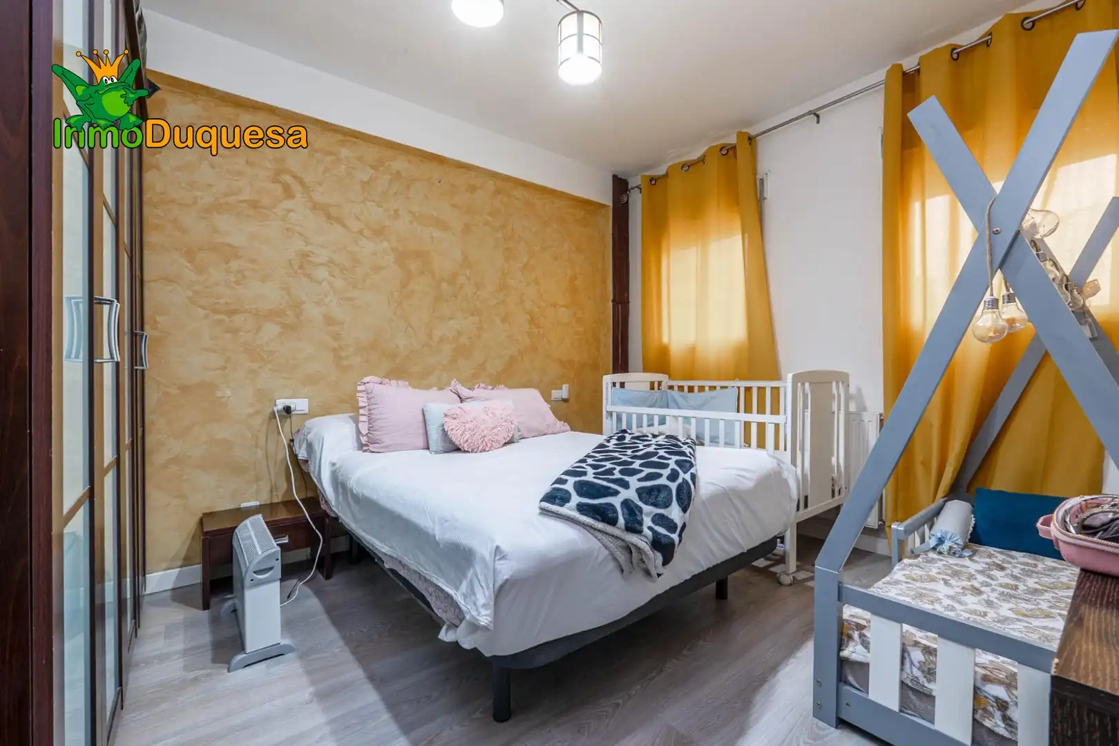 Bedroom of Duplexes for sale in Granada  with Heating and Terrace