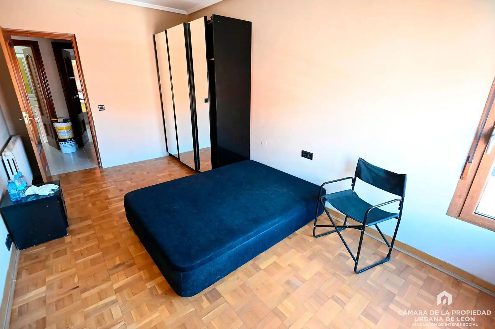 Habitación de Piso en venta en León Capital  con Calefacción y Trastero