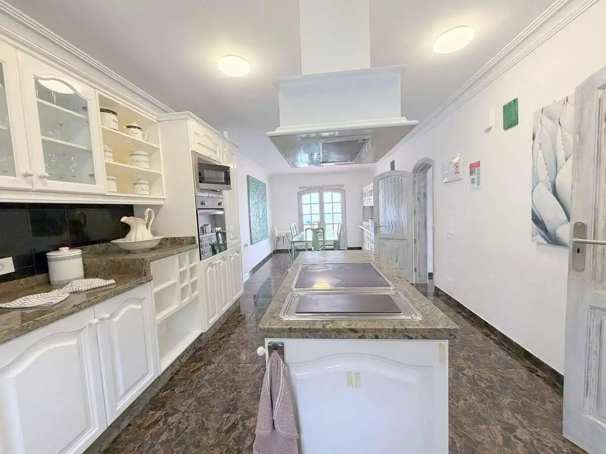 Cuina de Casa o xalet en venda en Tías amb Aire condicionat, Jardí privat i Terrassa