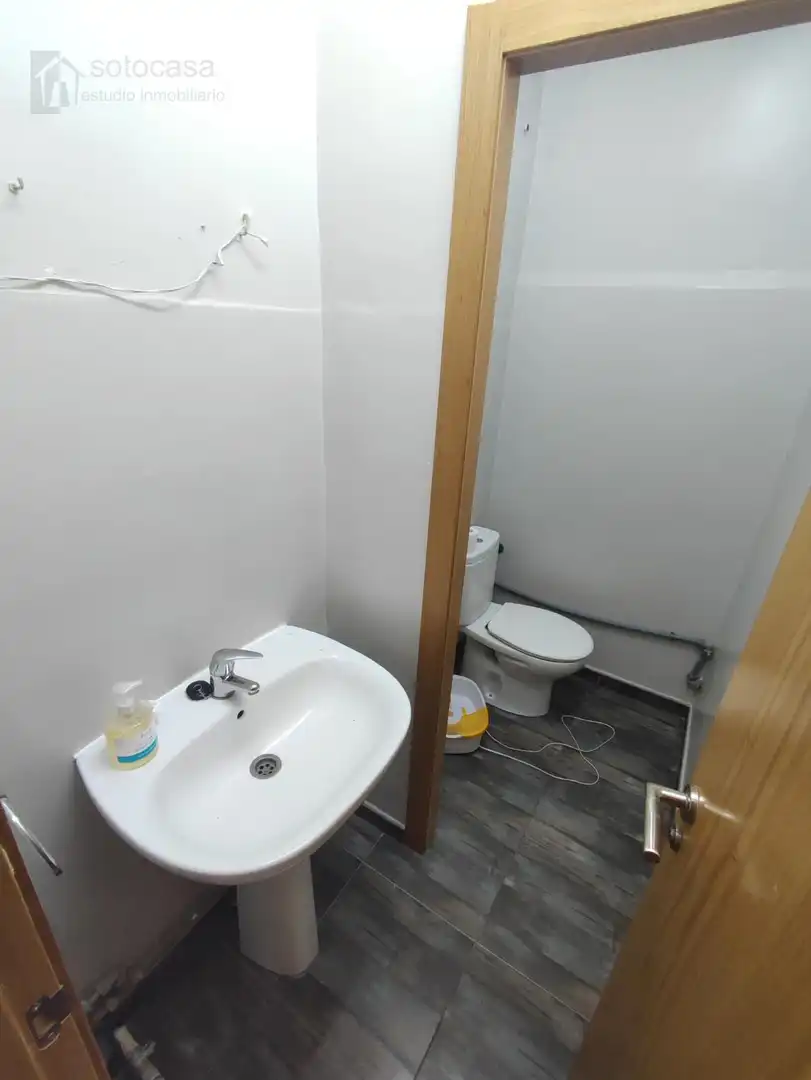 Baño de Local de alquiler en Valladolid