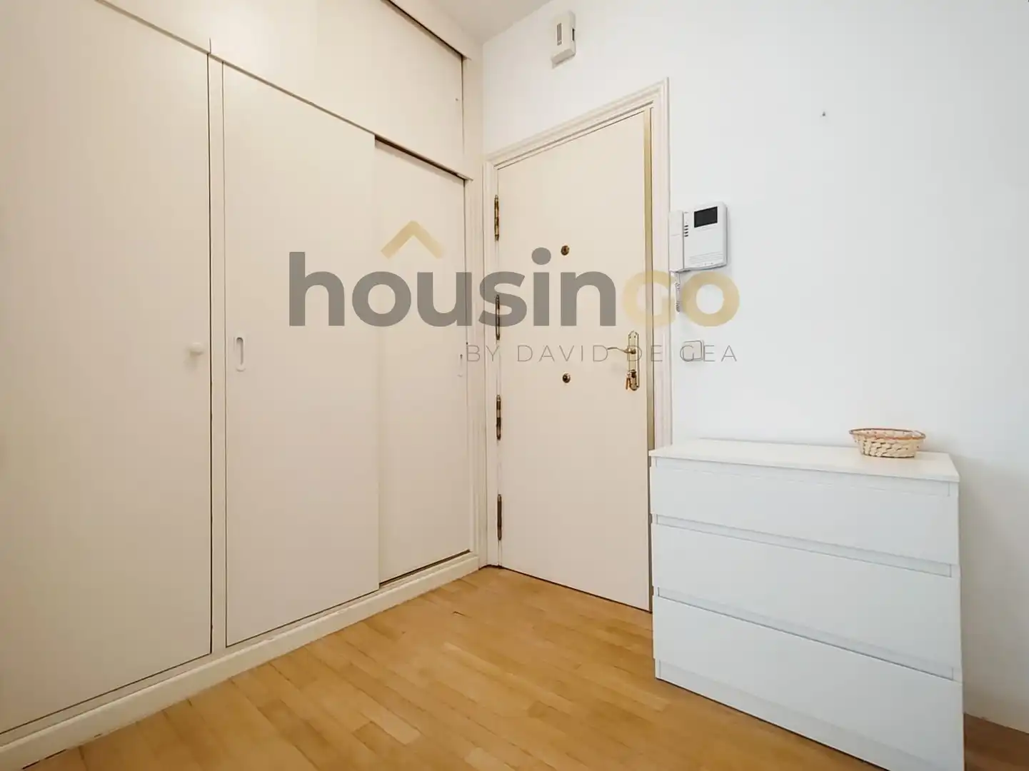 Duplexes for rent in Madrid  with Air Conditioner, Heating and Furnished
