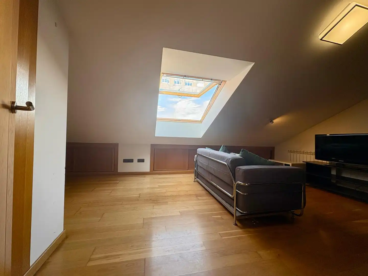 Maisonette zum Verkauf in Santiago de Compostela  mit Heizung, Parkett und Abstellraum
