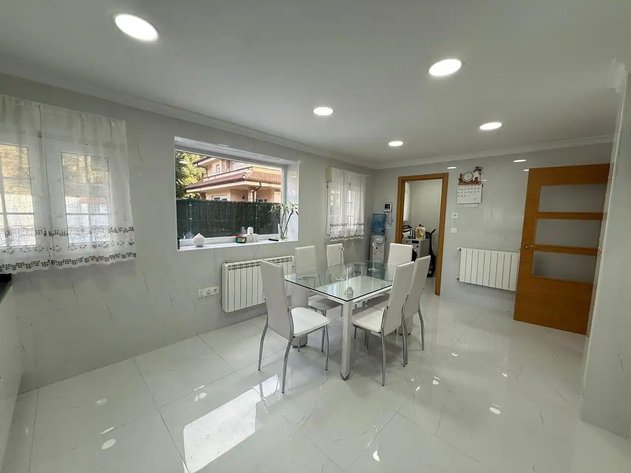 Casa con piscina en venta en Barrio Sámano, imagen 15