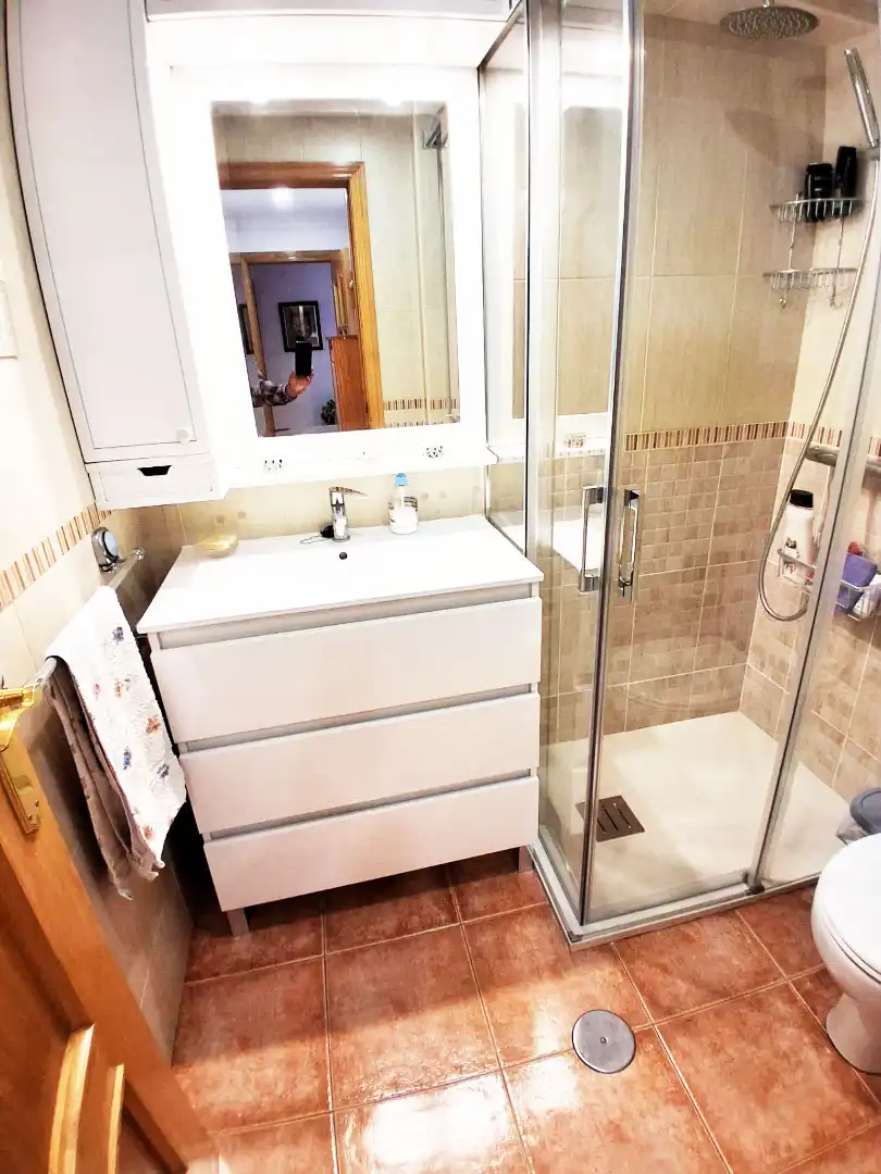 Bathroom of Apartments for rent in Granada  with Air Conditioner, Furnished and Oven