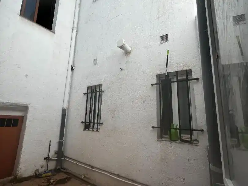 Vista exterior de Piso en venta en  Madrid Capital con Aire acondicionado