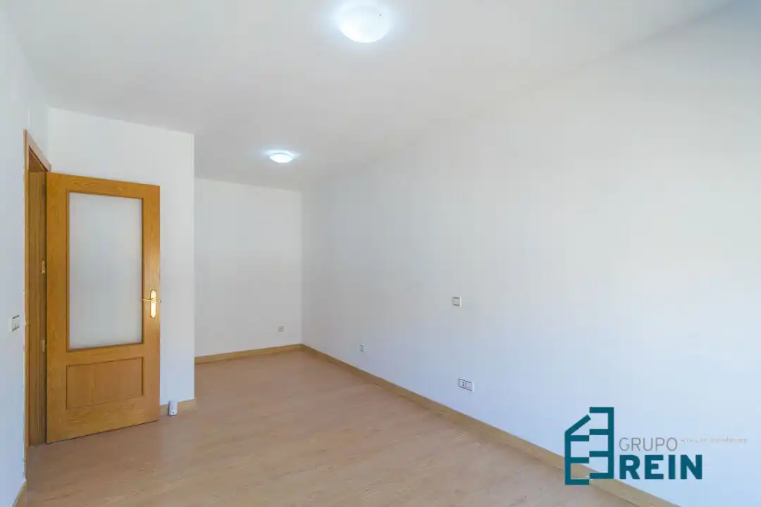 Piso de alquiler en Magán con Calefacción, Piscina y Balcón