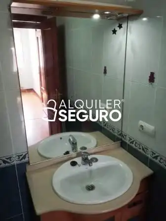 Bathroom of Attic for rent in Zaratán  with Heating, Terrace and Storage room