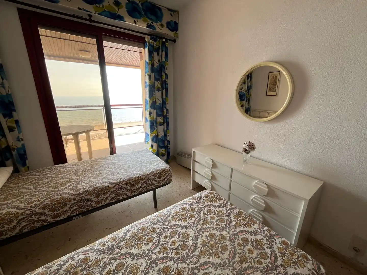 Habitación de Apartamento en venta en Gandia con Terraza, Amueblado y Piscina comunitaria