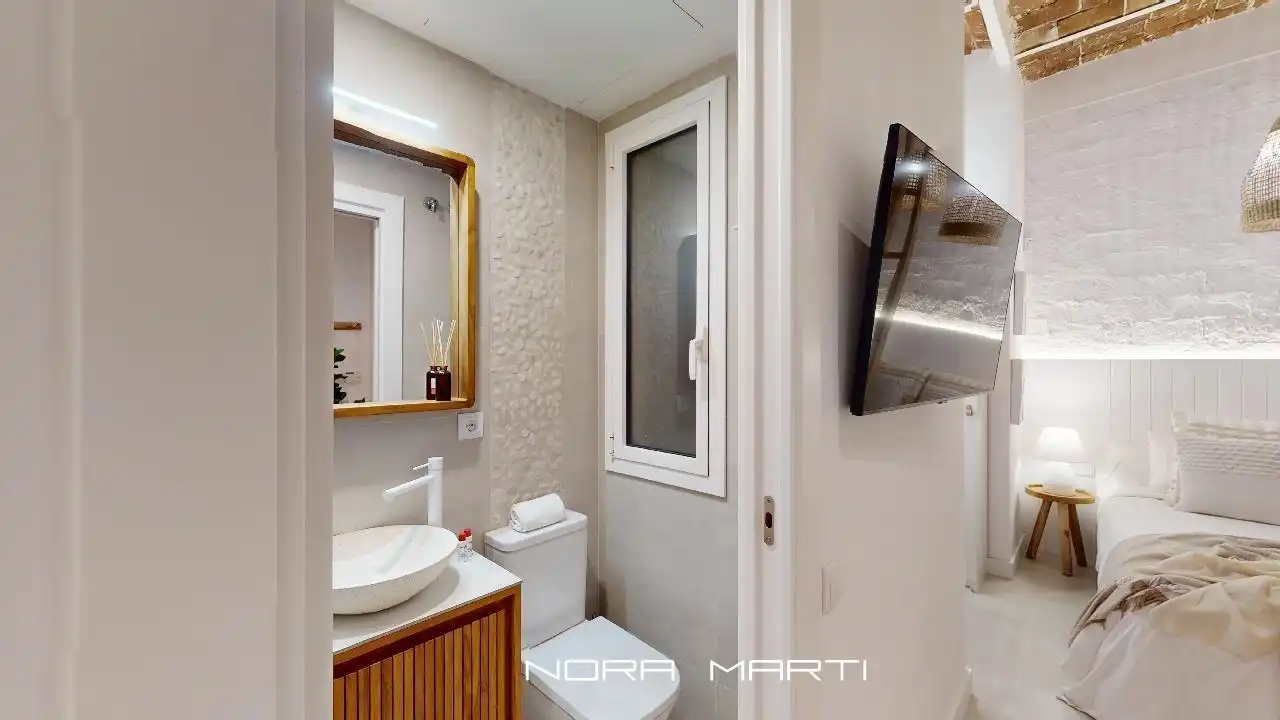 Baño de Planta baja en venta en Barcelona con Aire acondicionado, Calefacción y Amueblado