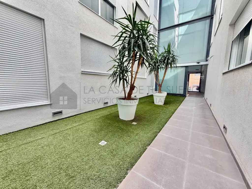 Piso en venta en Calle Azorin, El Mercado - Plaza de Toros