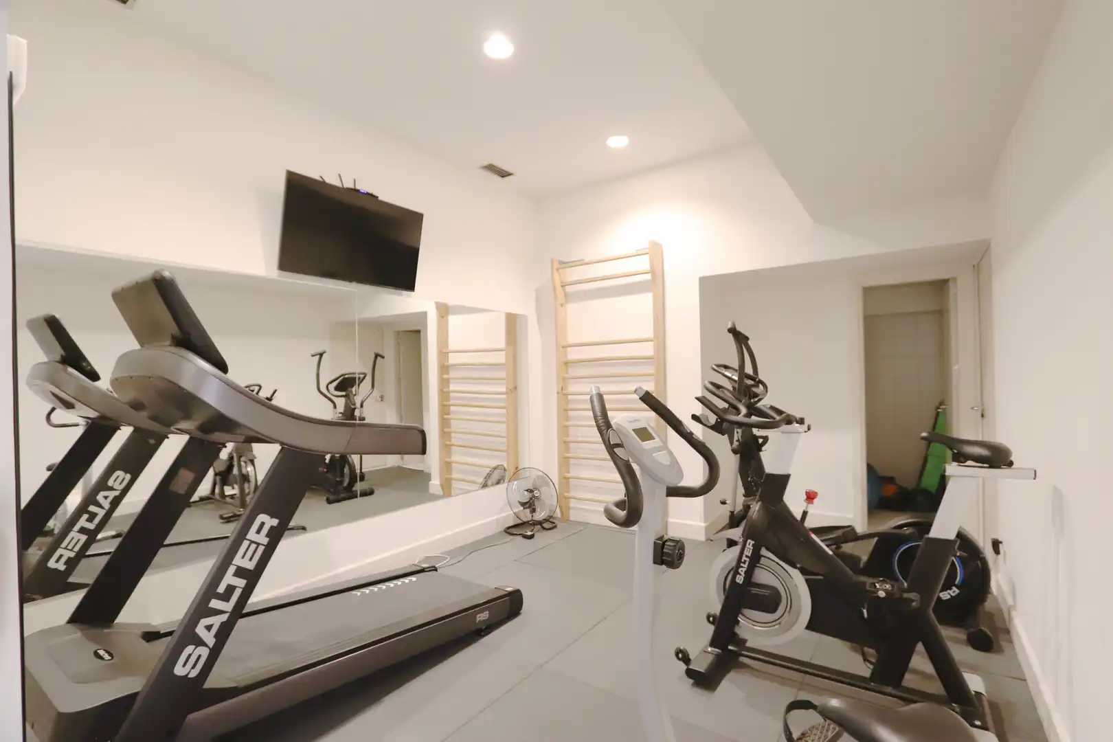 Flat for sale in Madrid  with Air Conditioner, Heating and Private garden