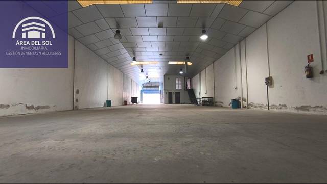 Local comercial en Alquiler en Calle Felipe Pedrell, 0 en Distrito Zeta - Recinto Ferial Cortijo de Torres