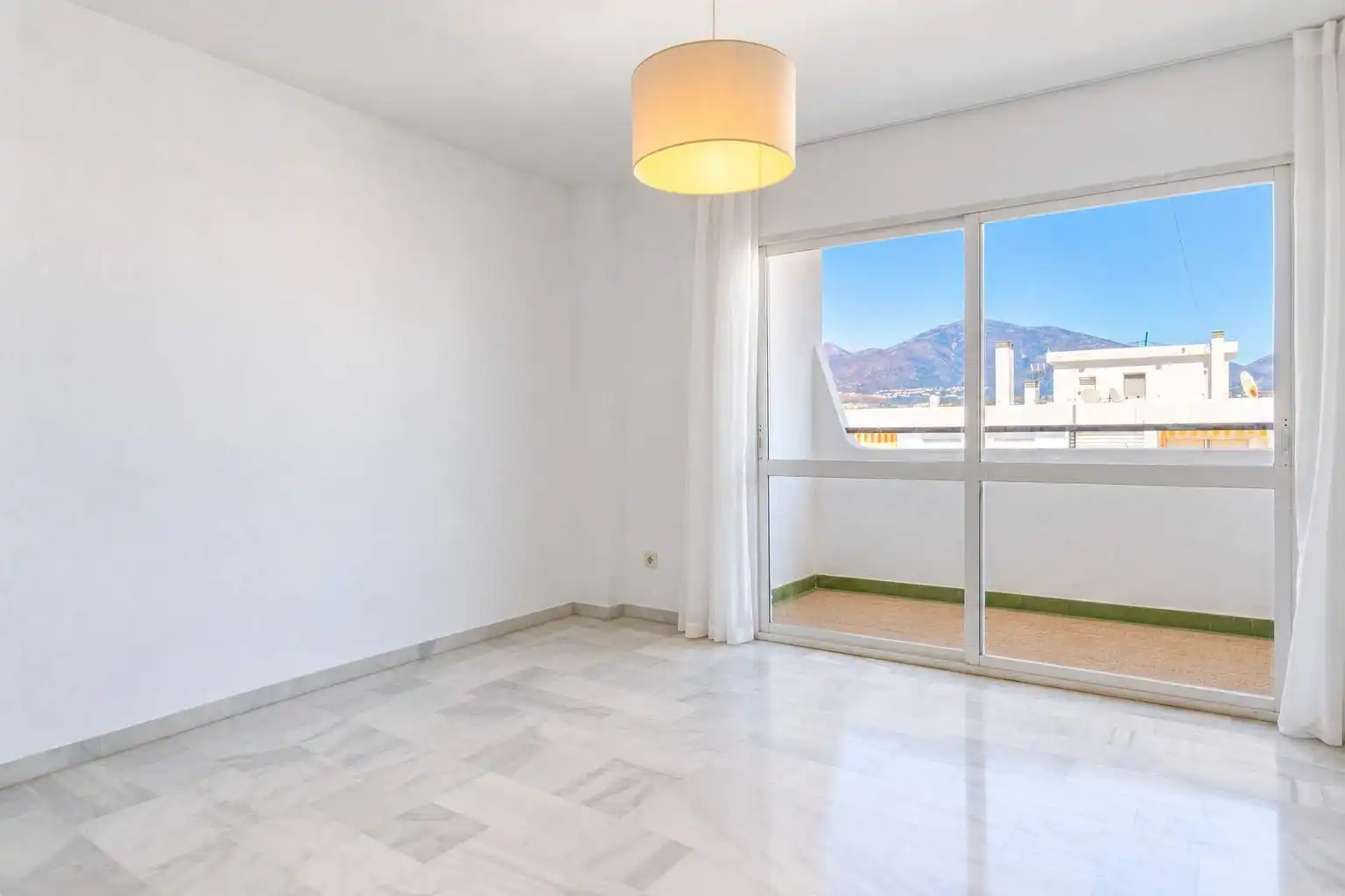Appartement compact avec piscine à vendre à Calle Calle Romería del Rocío, imagen 3