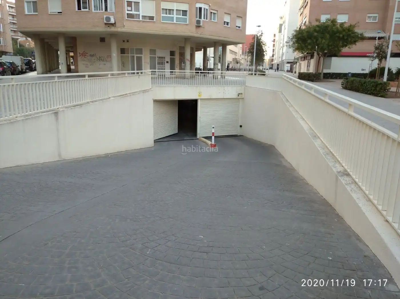 Individuel à vendre à Plaça de Ramón de la Sota 4