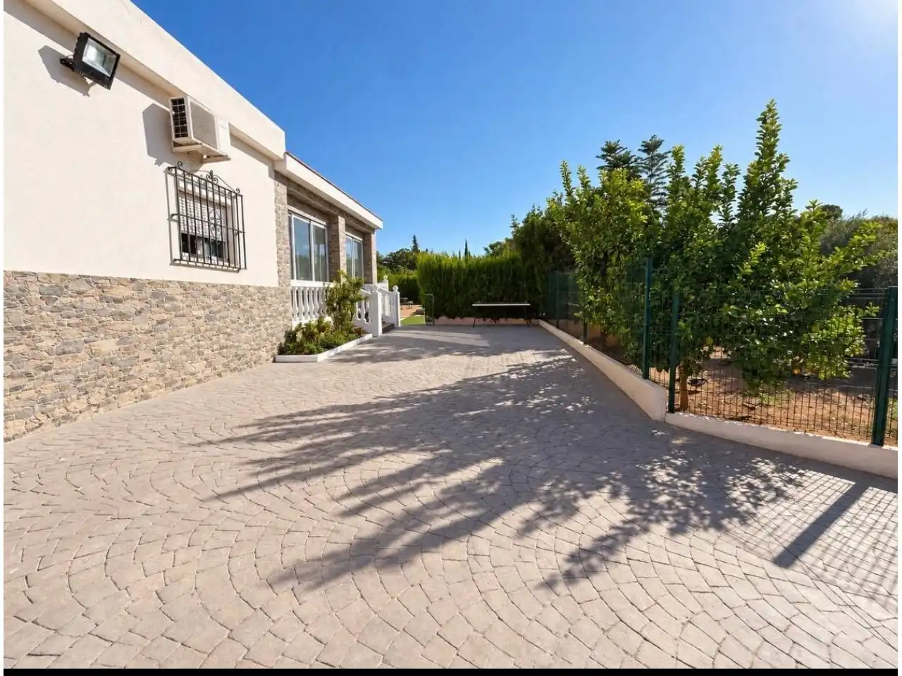 Vista exterior de Casa o chalet en venta en Carmona con Aire acondicionado, Calefacción y Terraza