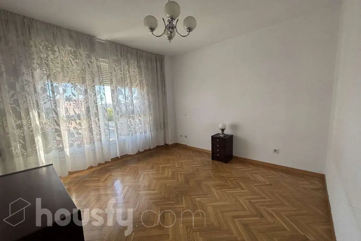 Sala d'estar de Pis de lloguer en Madrid amb Calefacció, Parquet i Traster