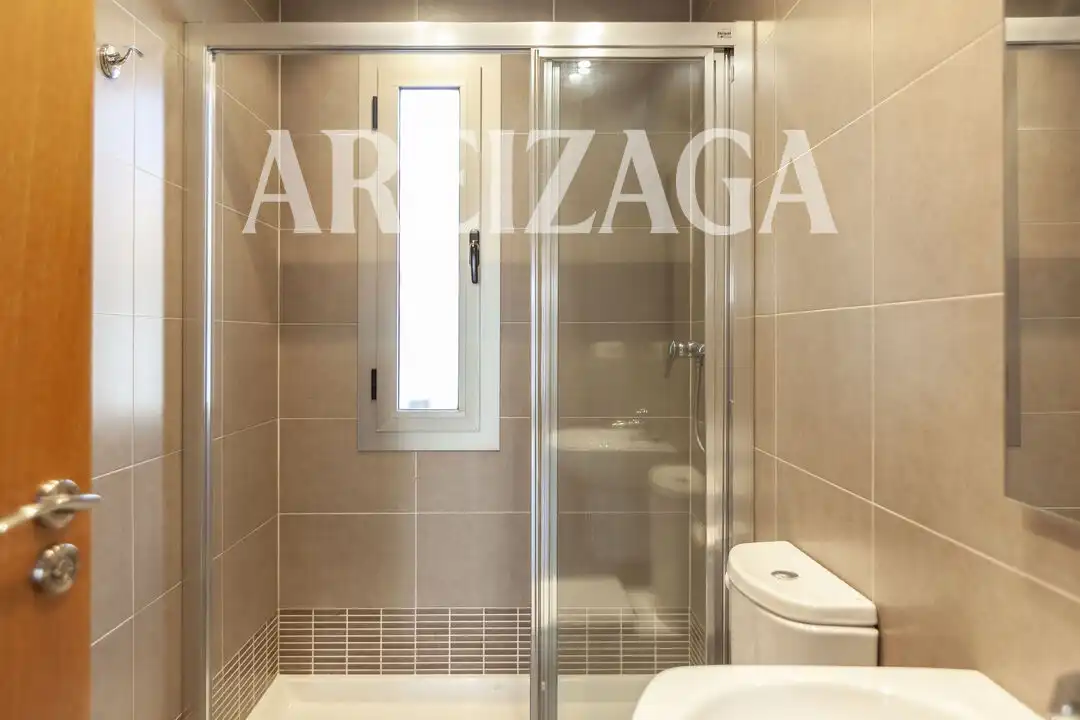Badezimmer von Wohnung zum Verkauf in Donostia - San Sebastián  mit Heizung, Terrasse und Balkon