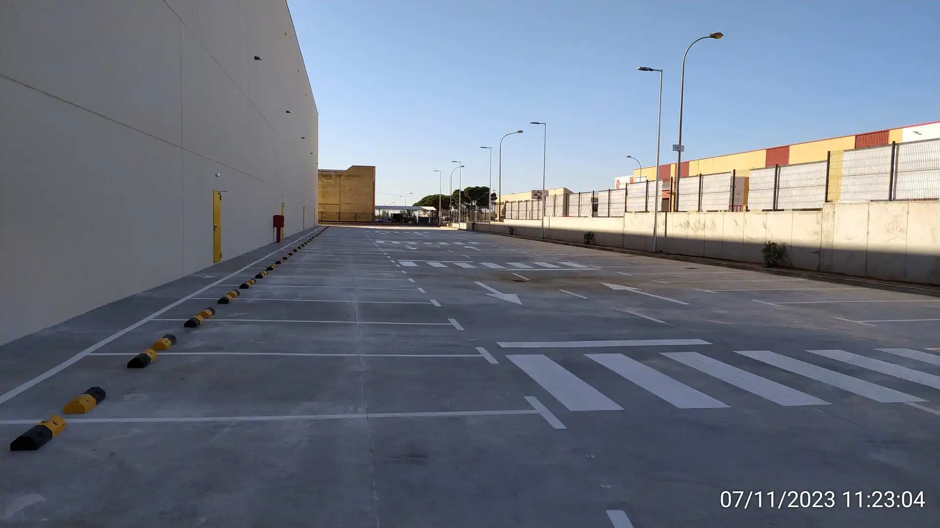 Aparcament de Nau industrial de lloguer en Sabadell amb Alarma