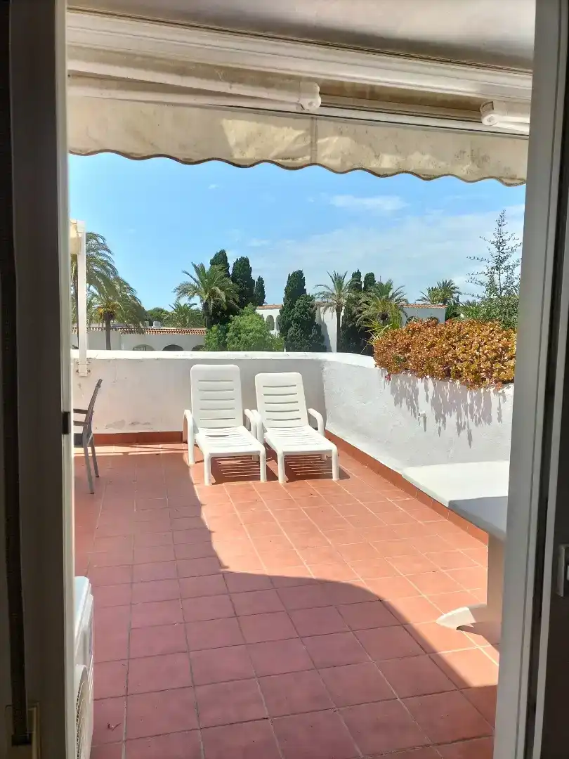 Terrassa de Pis de lloguer en Zahara de los Atunes amb Aire condicionat, Piscina i Moblat