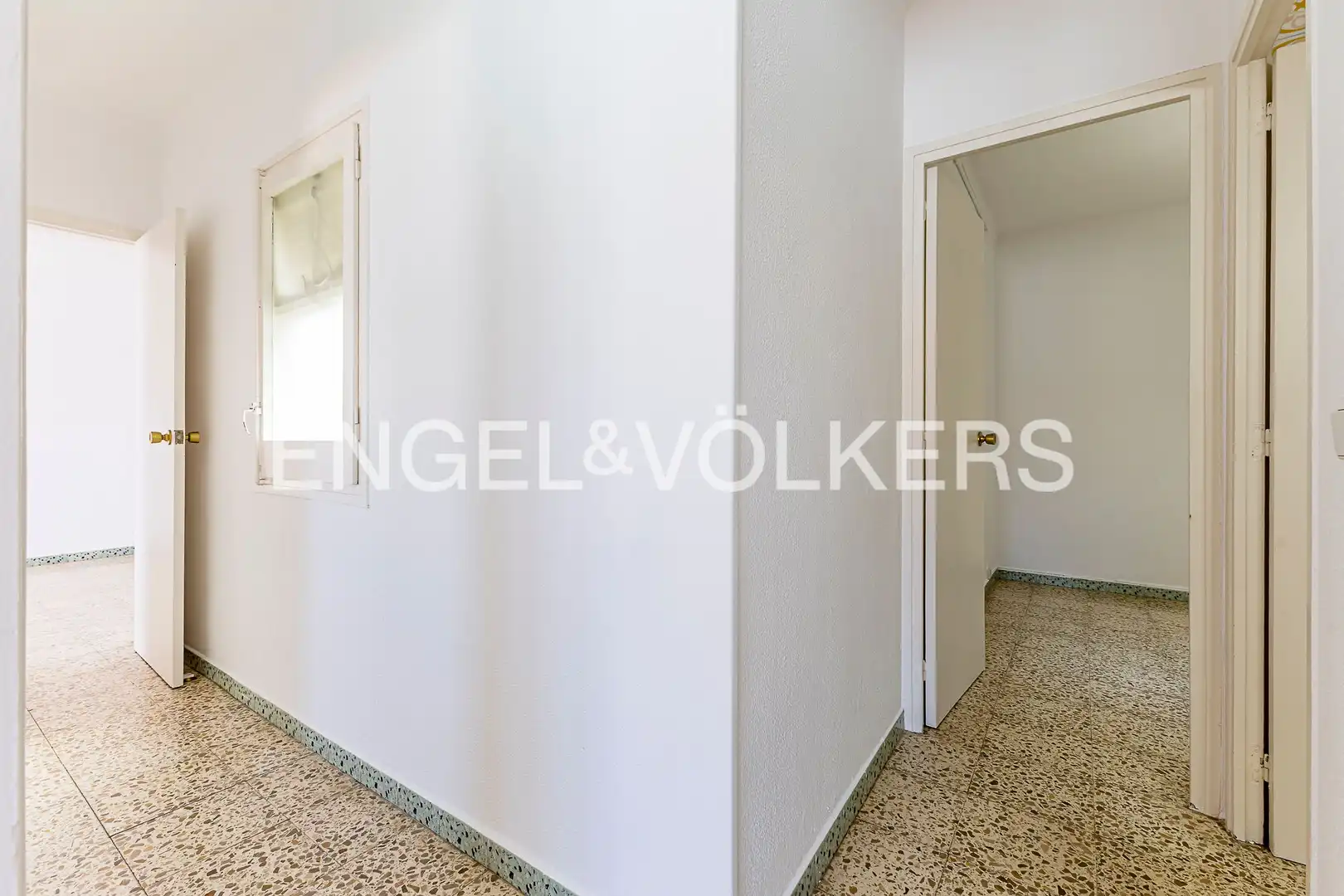 Piso en venta en Sant Boi de Llobregat con Calefacción, Terraza y Balcón