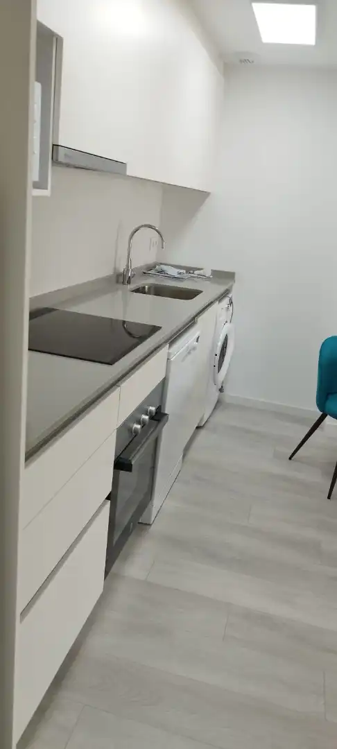 Appartamento con terrazza in affitto a Quatre Carreres