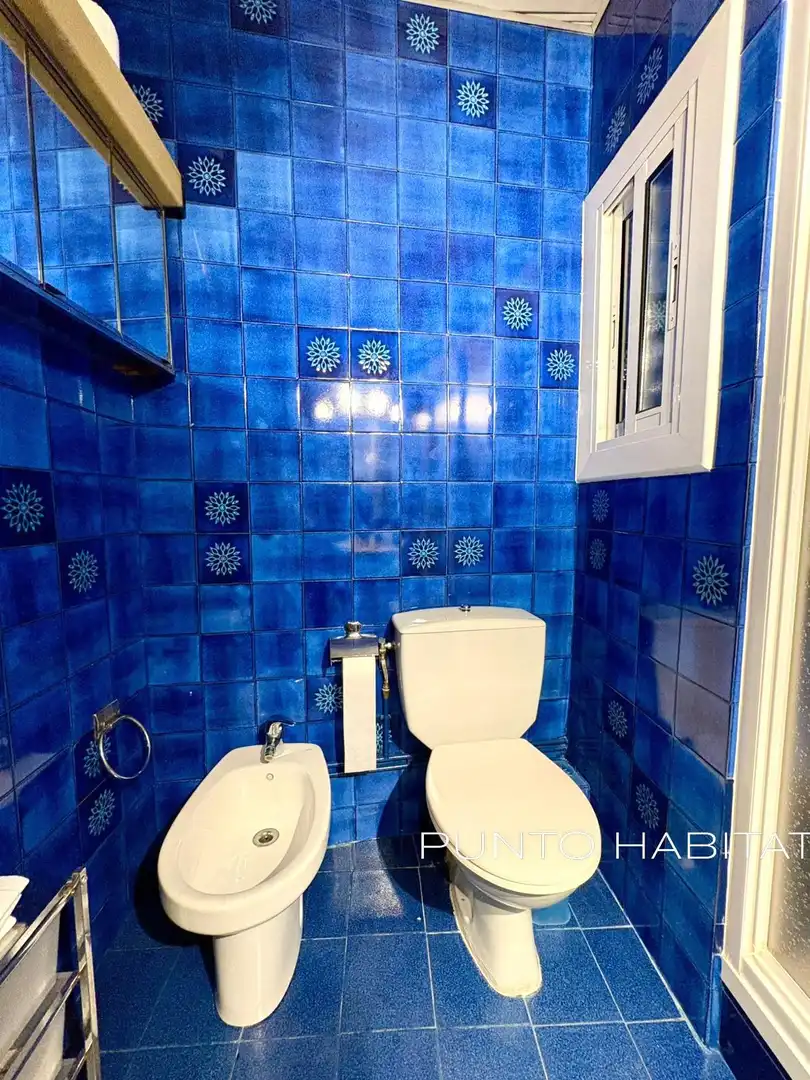 Bathroom of Flat for sale in Barcelona