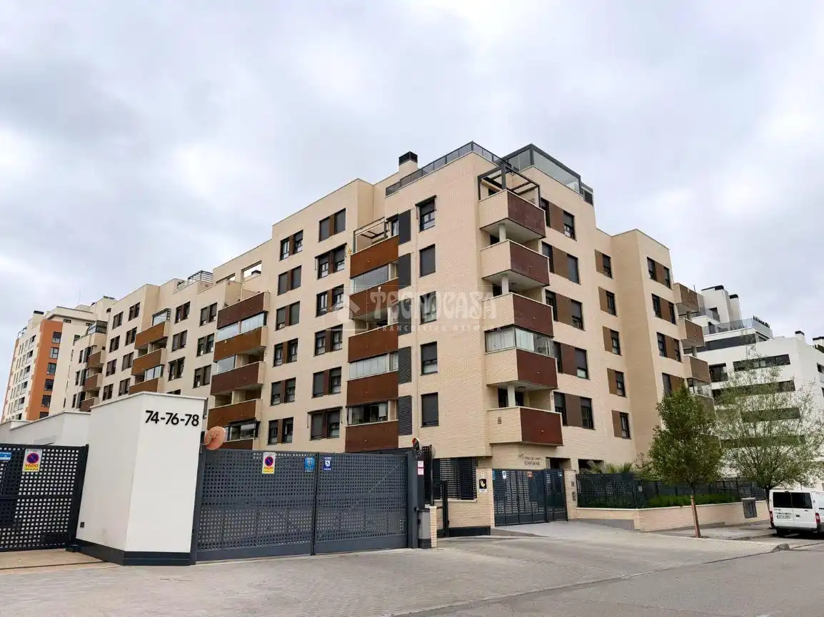 Vista exterior de Piso en venta en Madrid con Aire acondicionado, Calefacción y Terraza