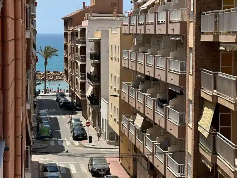 Piso con piscina en venta en Ramón gallud 164