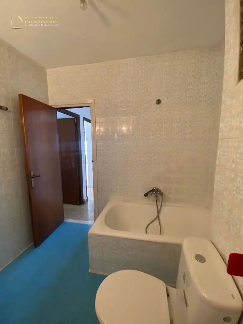Baño de Piso en venta en Mislata con Terraza