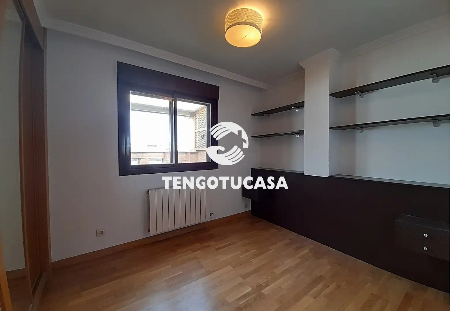 Schlafzimmer von Dachboden zum Verkauf in Madrid mit Klimaanlage, Heizung und Terrasse