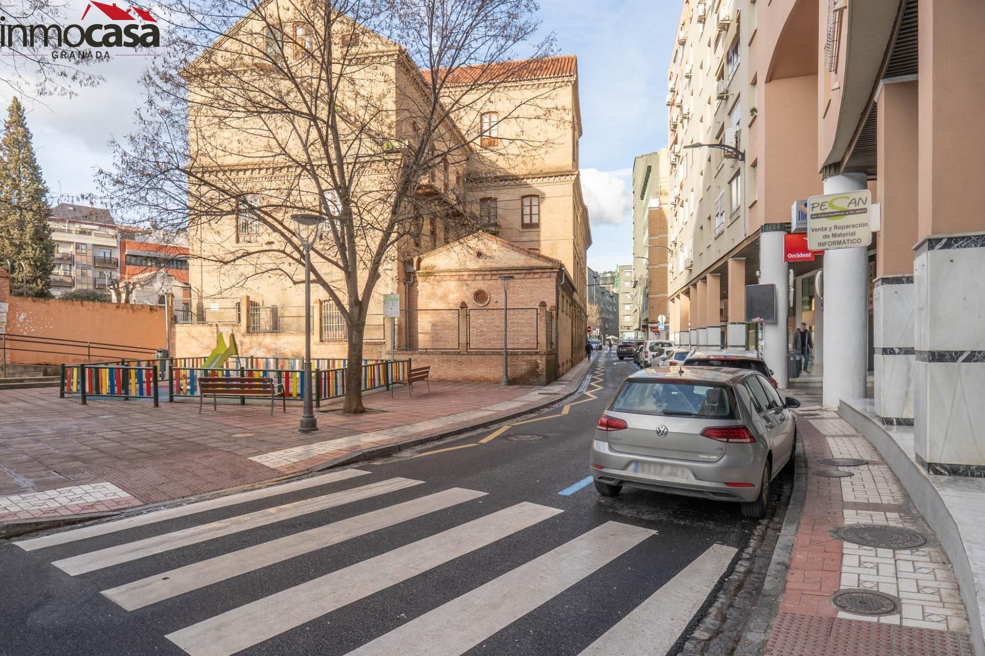 Vista exterior de Pis en venda en  Granada Capital amb Aire condicionat, Calefacció i Terrassa