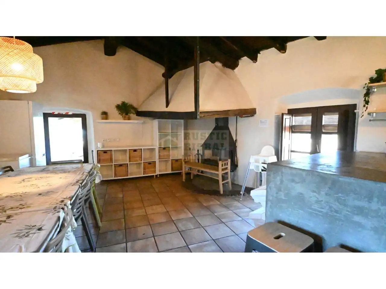 Küche von Country house zur Miete in Vilademuls mit Klimaanlage, Heizung und Privatgarten