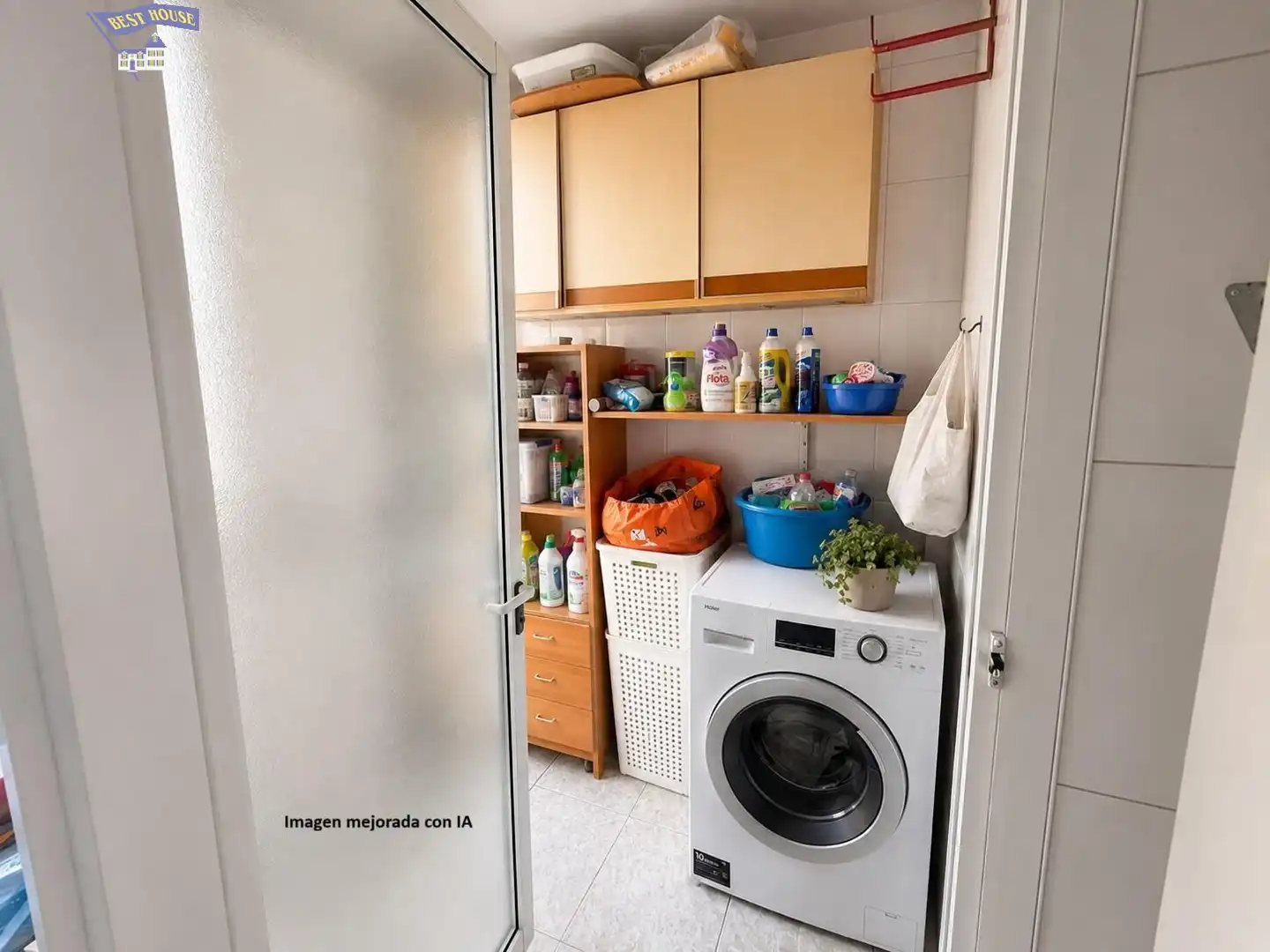 Cuina de Pis en venda en Rubí amb Calefacció, Terrassa i Balcó