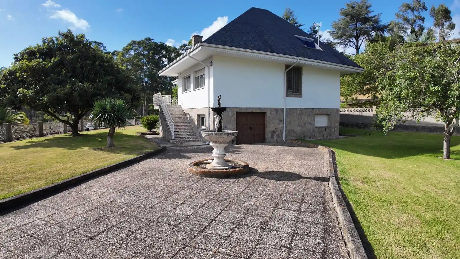 Vista exterior de Casa o xalet en venda en Villaviciosa amb Calefacció, Terrassa i Traster