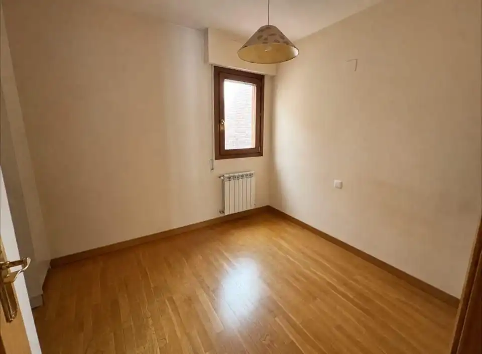 Habitación de Piso en venta en La Puebla de Alfindén con Calefacción, Terraza y Trastero