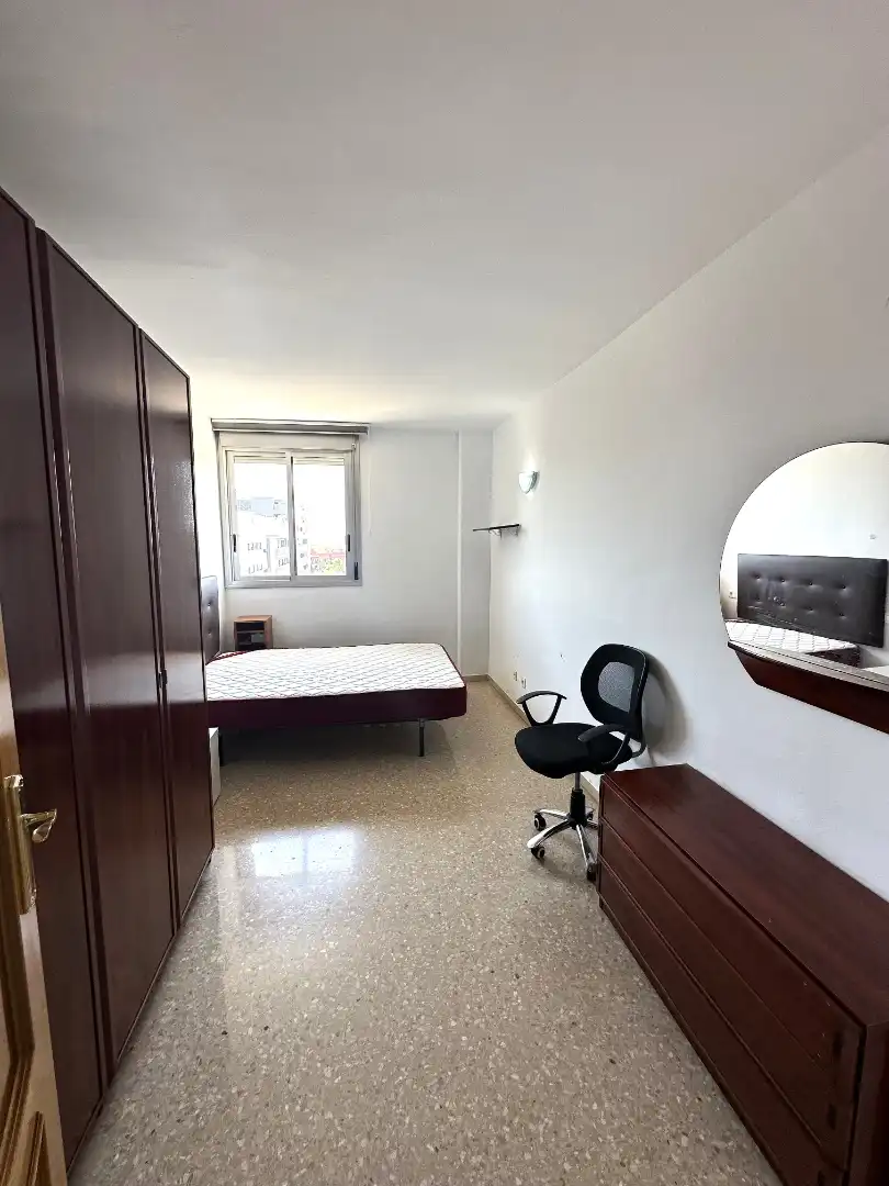 Bedroom of Flat for sale in Badalona  with Air Conditioner, Heating and Parquet flooring