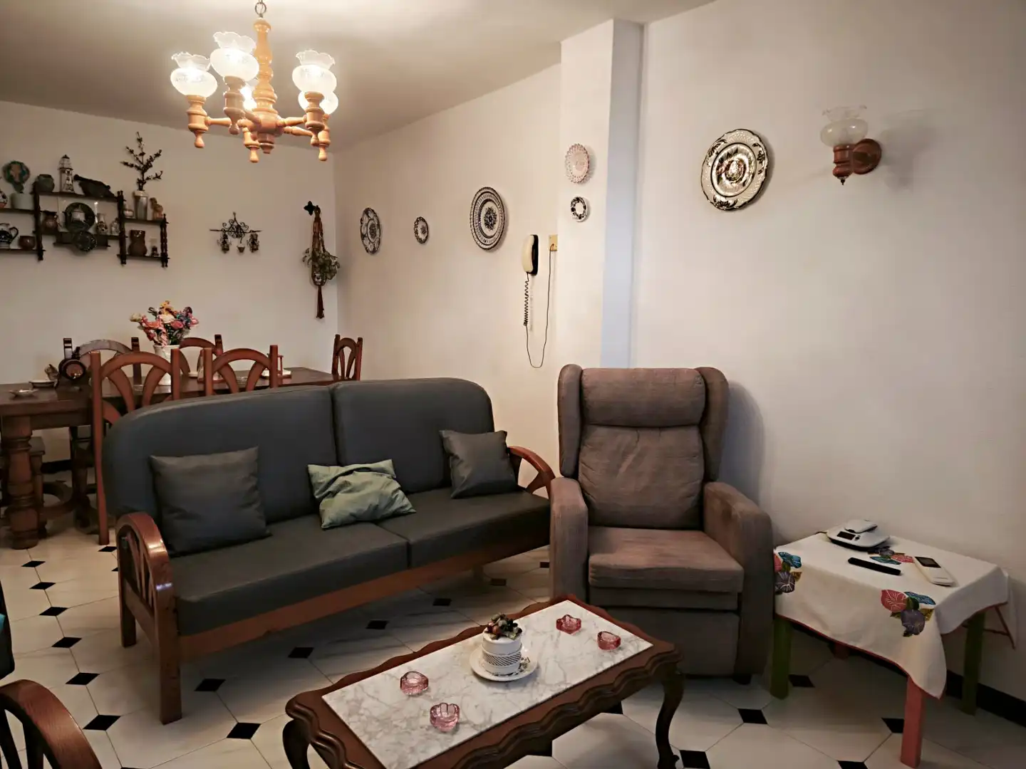 Sala de estar de Casa adosada en venta en Málaga con Aire acondicionado, Terraza y Amueblado