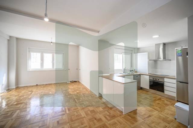 Piso en Venta en Manolete en Cuatro Caminos - Azca