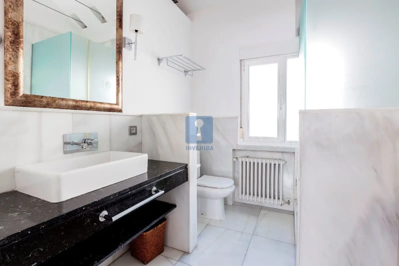 Bathroom of Attic for rent in Madrid  with Air Conditioner, Heating and Storage room