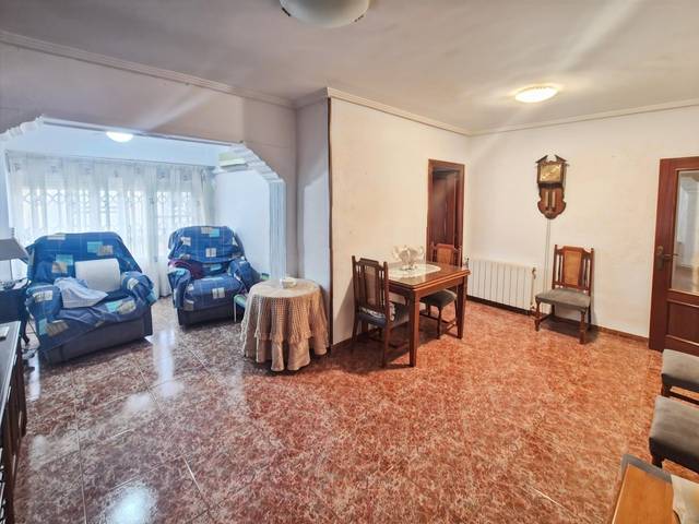 Piso en Venta en Avenida de Abril - 9 de Octubre